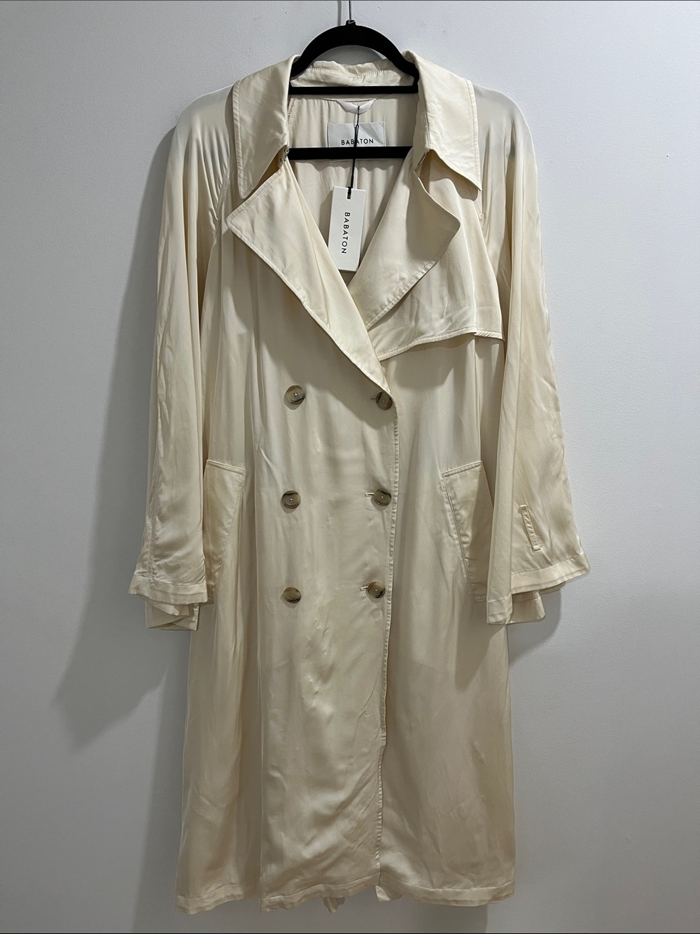 NWT Aritzia Babaton Women’s Trench Coat Carson Medium Cream Spring Jacket *As Is